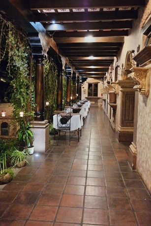 Imagen del bar/restaurante del Hotel Genessis. Foto 2