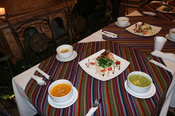 Imagen del bar/restaurante del Hotel Genessis. Foto 4