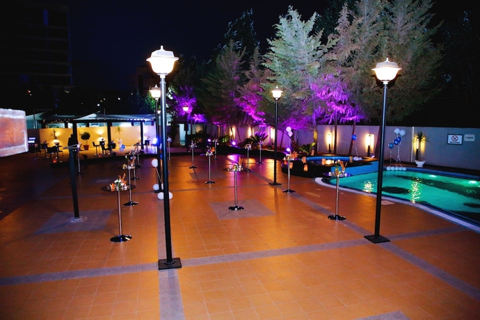 Imagen de la piscina del Hotel Geneva Amman. Foto 18