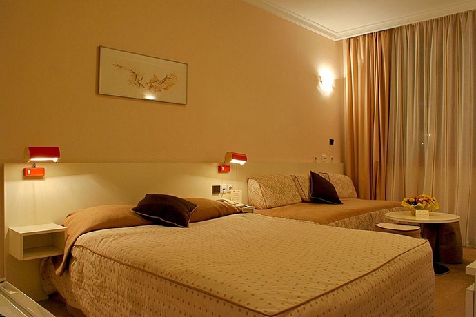 Imagen de la habitación del Hotel Geneva, Sofia. Foto 5