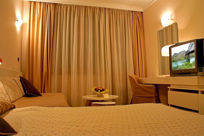 Imagen de la habitación del Hotel Geneva, Sofia. Foto 6