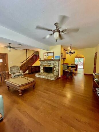 Imagen de la habitación del Hotel Geneva and Tiki Bar. Foto 12