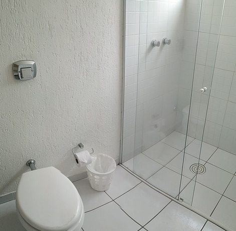 Imagen de la habitación del Hotel Geneve. Foto 12