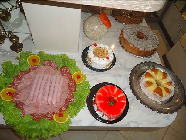 Imagen del bar/restaurante del Hotel Geneviee Palace. Foto 2