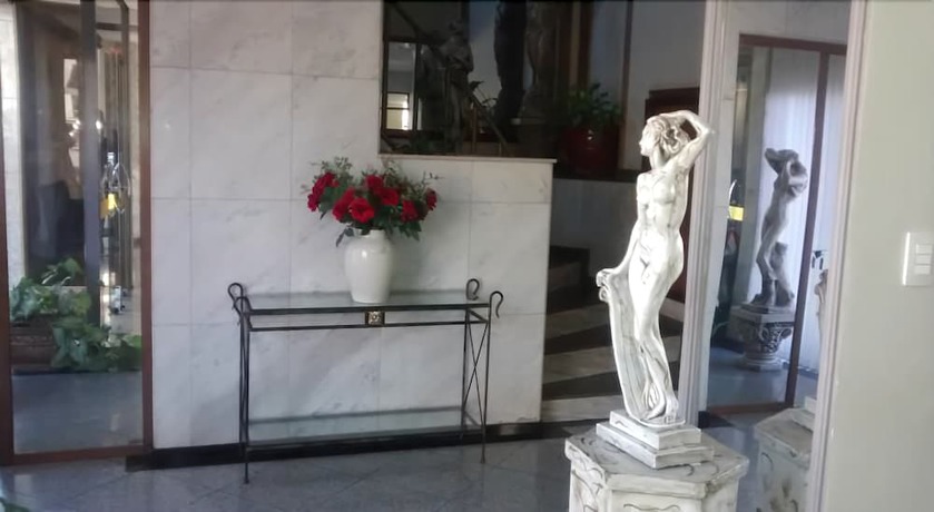 Imagen de los interiores del Hotel Geneviee Palace. Foto 20