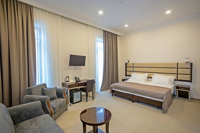 Imagen de la habitación del Hotel Genio, Tbilisi. Foto 2