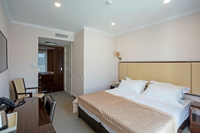 Imagen de la habitación del Hotel Genio, Tbilisi. Foto 10