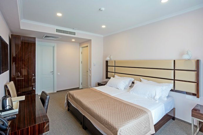 Imagen de la habitación del Hotel Genio, Tbilisi. Foto 18