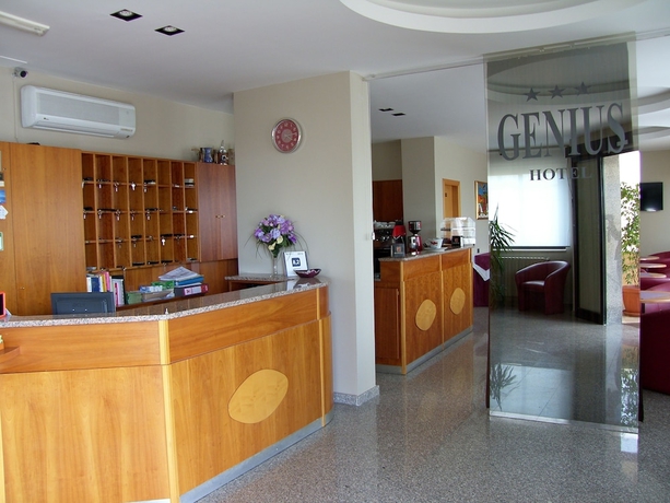 Imagen de los interiores del Hotel Genius, Corato. Foto 17