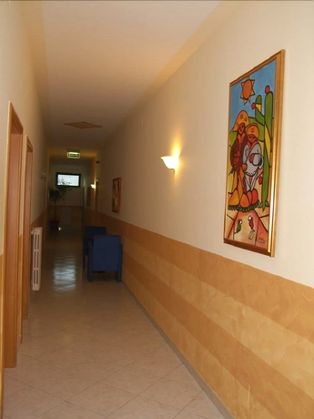 Imagen de los interiores del Hotel Genius, Corato. Foto 18