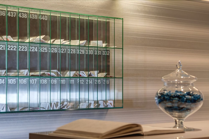 Imagen de los interiores del Hotel Genius Downtown. Foto 16