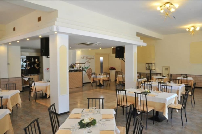 Imagen del bar/restaurante del Hotel Genius. Foto 4