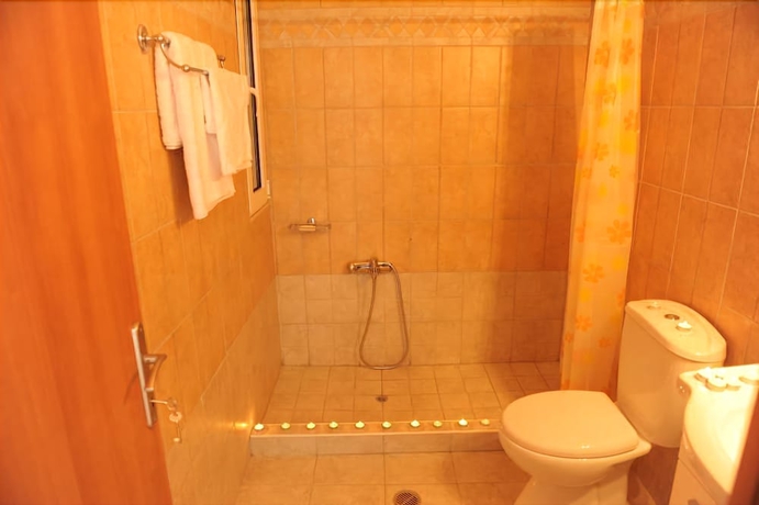 Imagen de la habitación del Hotel Gennadi Gardens. Foto 16