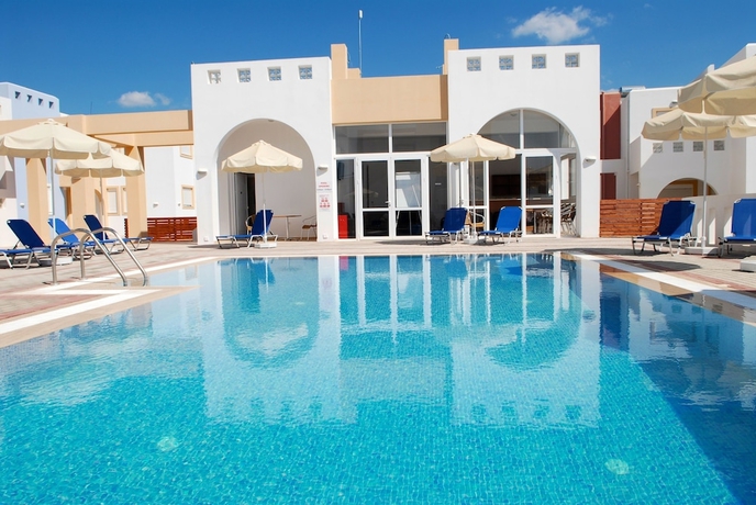 Imagen de la piscina del Hotel Gennadi Gardens. Foto 18