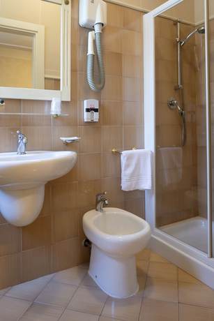 Imagen de la habitación del Hotel Gennarino. Foto 12