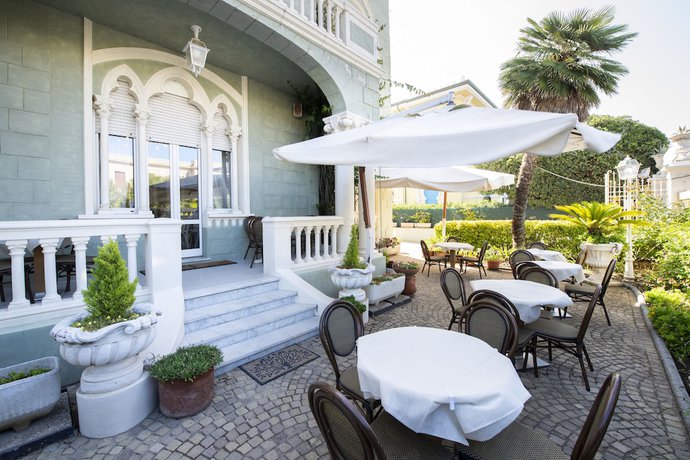 Imagen del bar/restaurante del Hotel Gennarino. Foto 3