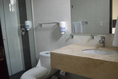 Imagen de la habitación del Hotel Genova Prado. Foto 3