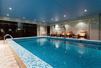 Imagen de la piscina del Hotel Gentalion. Foto 7