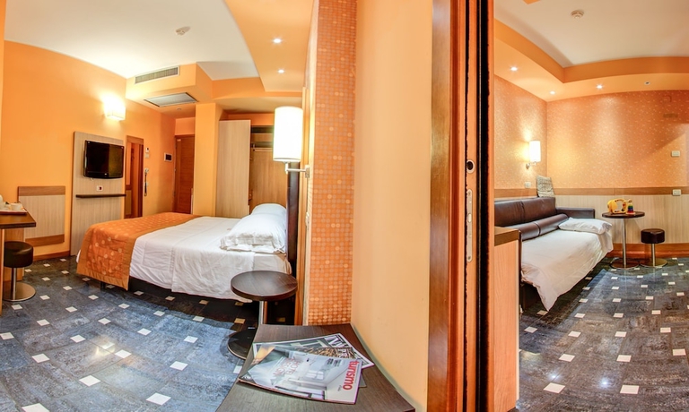 Imagen de la habitación del Hotel Genty. Foto 12