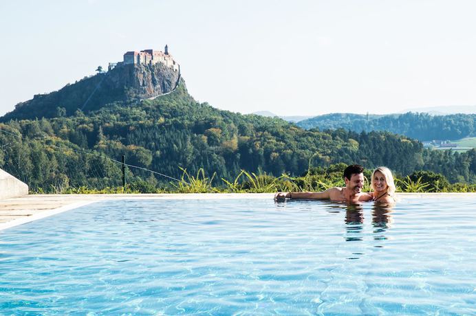 Imagen de la piscina del Hotel Genusshotel Riegersburg. Foto 16