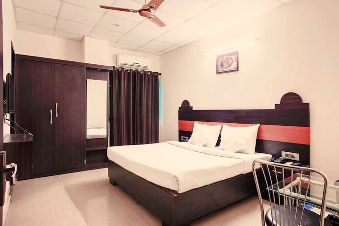 Imagen de la habitación del Hotel Genx Sundaram, Haldwani. Foto 5