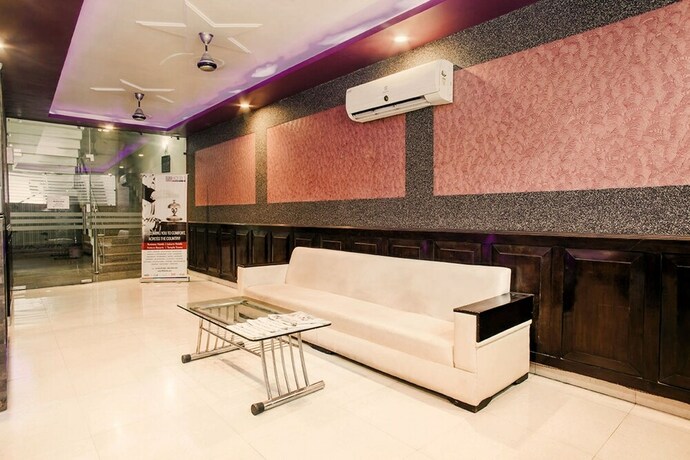 Imagen de los interiores del Hotel Genx Sundaram, Haldwani. Foto 12