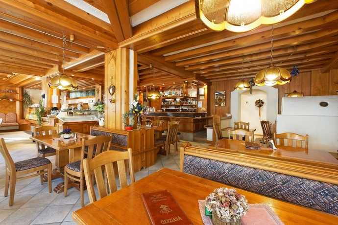 Imagen del bar/restaurante del Hotel Genziana, Arabba. Foto 6