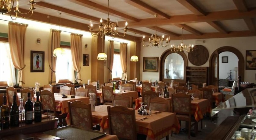 Imagen del bar/restaurante del Hotel Genziana, Bormio. Foto 2