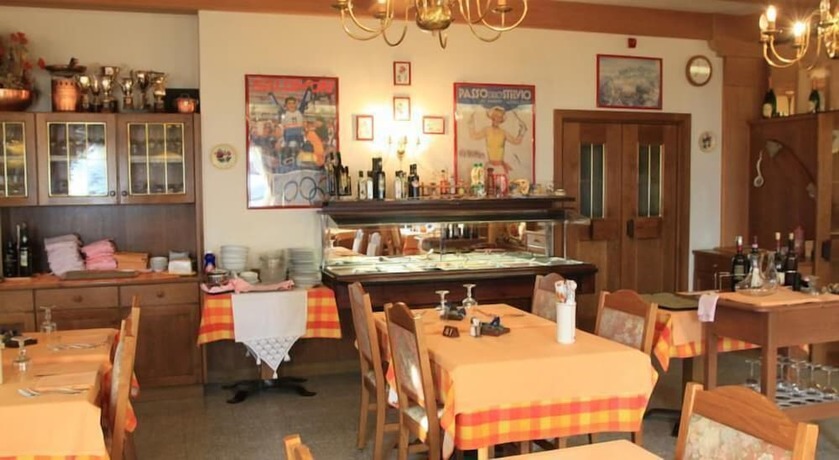 Imagen del bar/restaurante del Hotel Genziana, Bormio. Foto 6