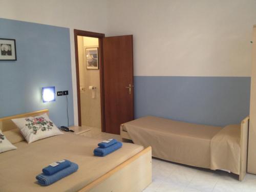 Imagen de la habitación del Hotel Genziana, Génova. Foto 2