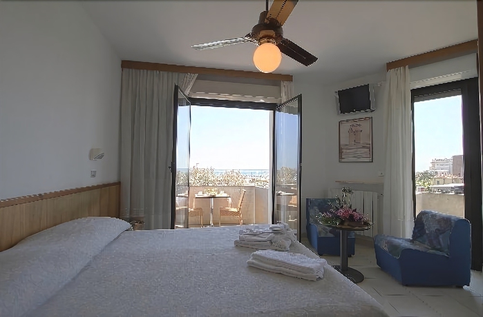 Imagen de la habitación del Hotel Genzianella, Cervia. Foto 4