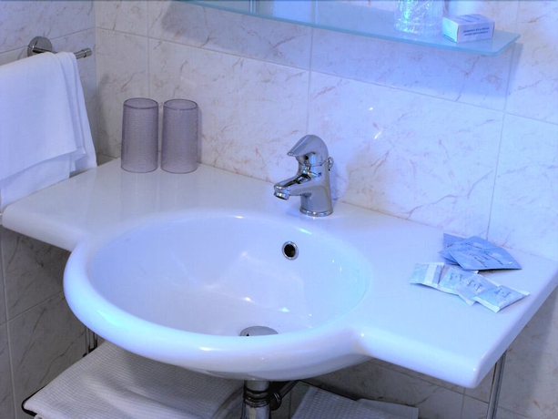 Imagen de la habitación del Hotel Genzianella, Cervia. Foto 5