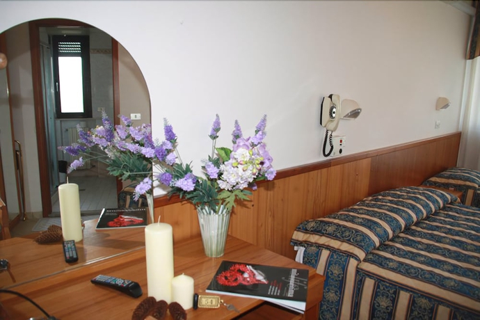 Imagen de la habitación del Hotel Genzianella, Cervia. Foto 7