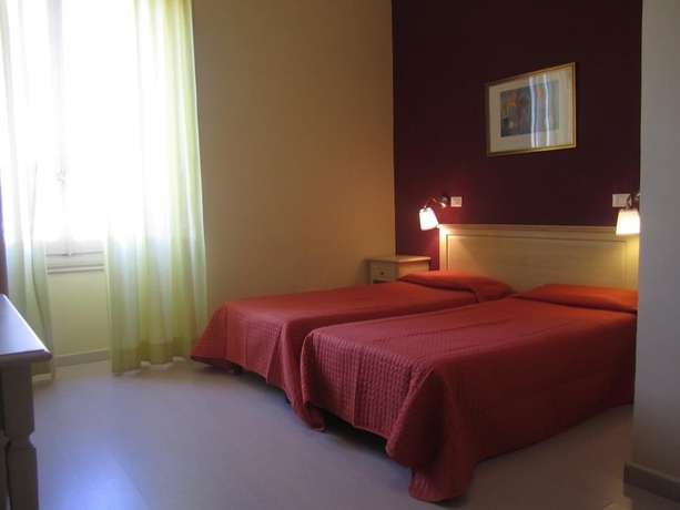 Imagen de la habitación del Hotel Genzianella, Florencia. Foto 17