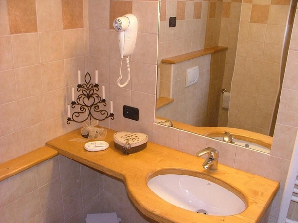 Imagen de la habitación del Hotel Genzianella, SANTA CATERINA VALFURVA. Foto 16
