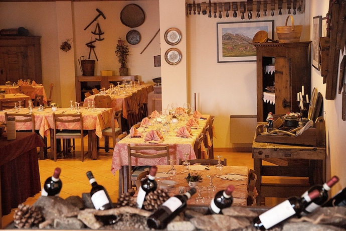 Imagen del bar/restaurante del Hotel Genzianella, SANTA CATERINA VALFURVA. Foto 4