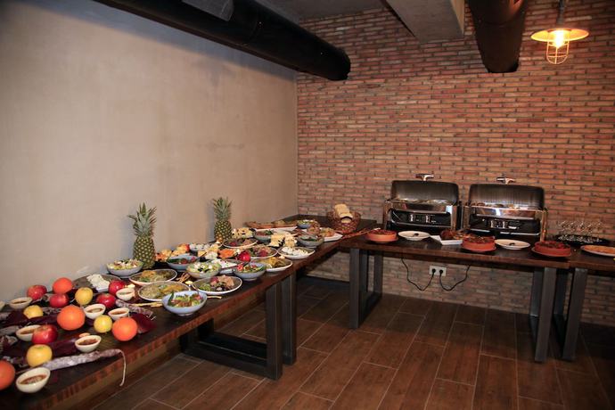 Imagen del bar/restaurante del Hotel GeoGraphy. Foto 6