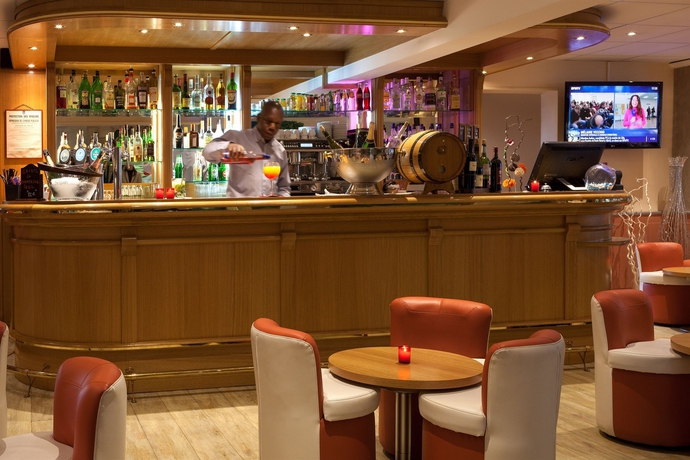 Imagen del bar/restaurante del Hotel Geographotel Paris - Roissy Cdg Airport. Foto 7