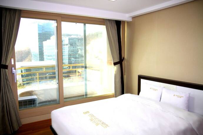 Imagen de la habitación del Hotel Geoje Ocean. Foto 16