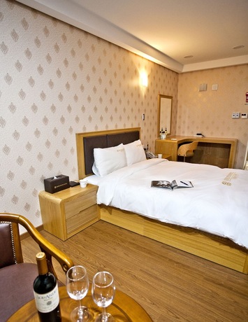 Imagen de la habitación del Hotel Geoje Ocean. Foto 18