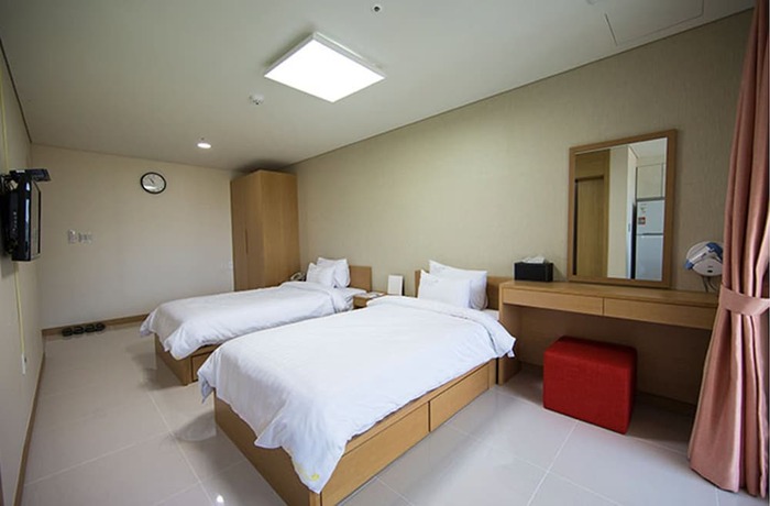 Imagen de la habitación del Hotel Geoje View Golf-tel. Foto 18