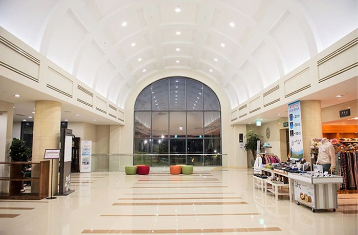 Imagen de los interiores del Hotel Geoje View Golf-tel. Foto 19