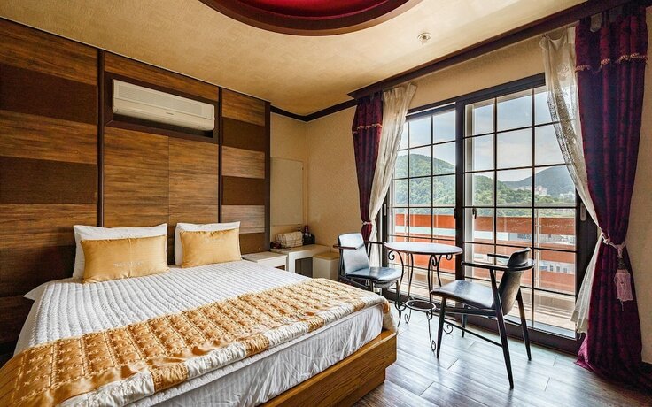 Imagen general del Hotel Geojedo Jangseungpo Hyu. Foto 1