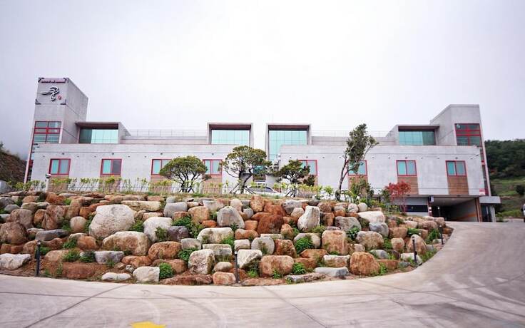 Imagen general del Hotel Geojedo Sadeung Palace Unintel. Foto 1