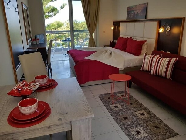 Imagen de los interiores del Hotel George Beach Studios. Foto 35