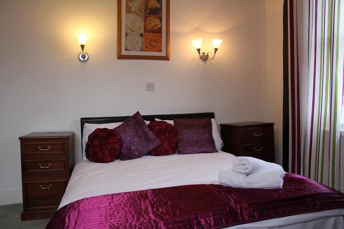 Imagen de la habitación del Hotel George, East Hertfordshire. Foto 2