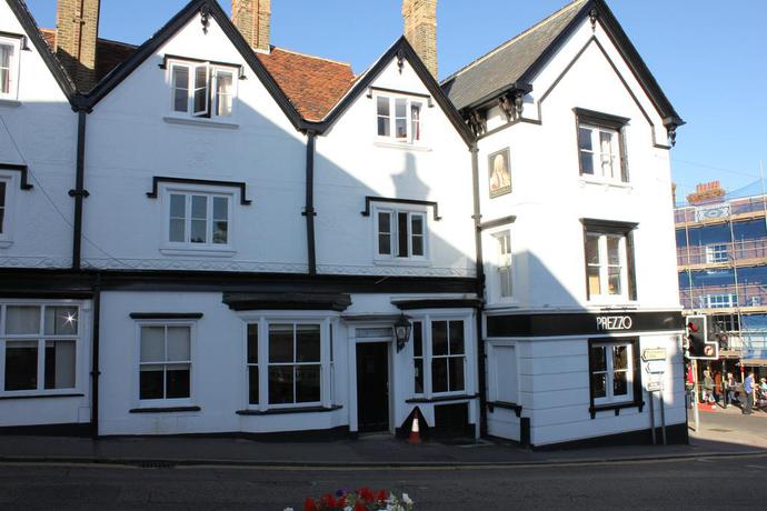 Imagen de los exteriores del Hotel George, East Hertfordshire. Foto 8