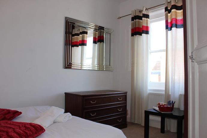 Imagen de la habitación del Hotel George, East Hertfordshire. Foto 6