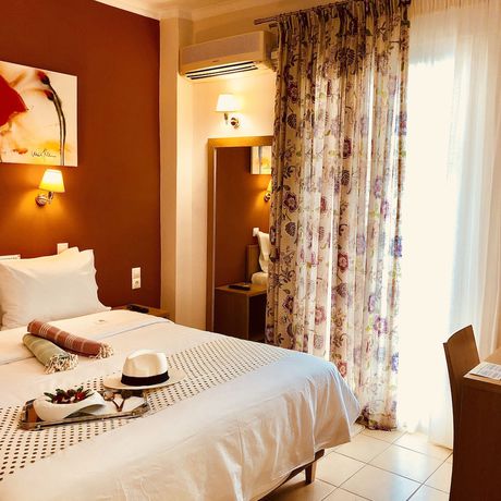 Imagen de la habitación del Hotel George, L&eacute;ucade. Foto 12