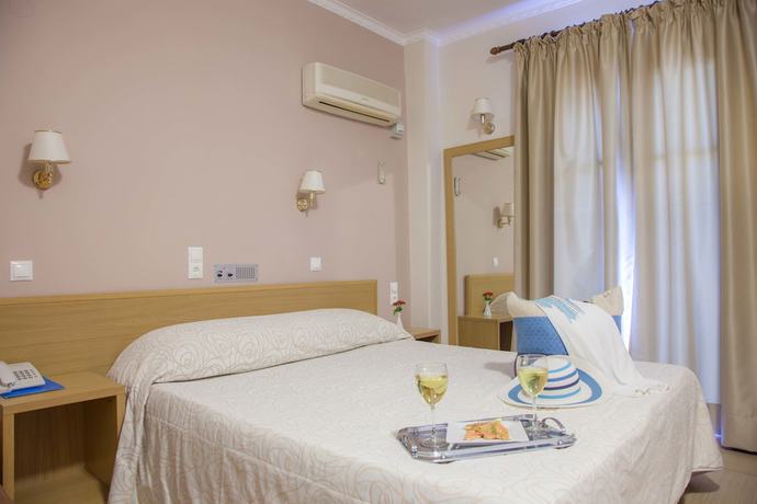 Imagen de la habitación del Hotel George, L&eacute;ucade. Foto 17